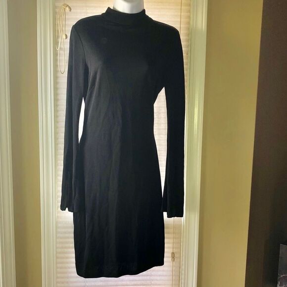 H&M Midi Dress with Bell sleeeves - Picture 1 of 6